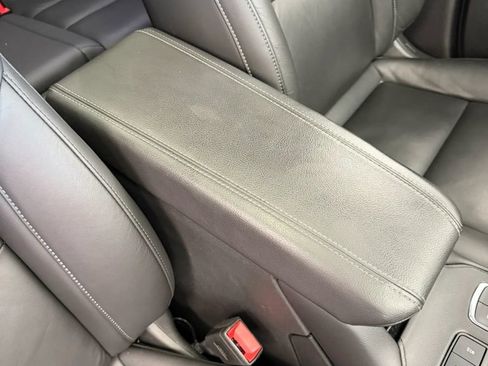 Used 2023 Cadillac XT4 Luxury w/ Cold Weather Package FWD image 19