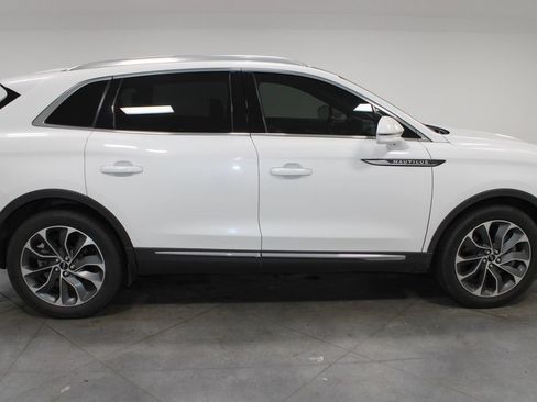 Used 2022 Lincoln Nautilus Reserve w/ Equipment Group 201A FWD image 11