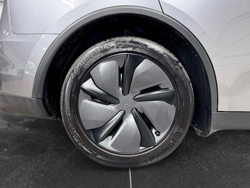 Used 2026 Tesla Model Y Long Range AWD/4WD image 33
