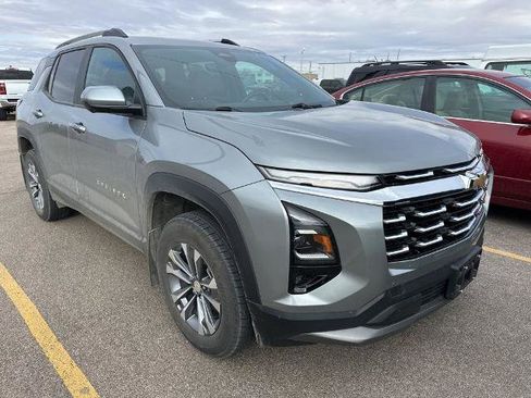 Used 2025 Chevrolet Equinox LT w/ Convenience Package II image 4