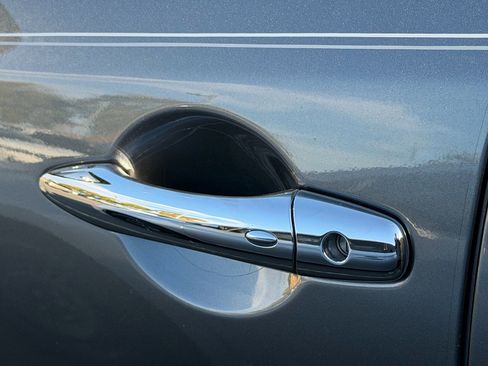 Used 2016 INFINITI QX70 2WD w/ Premium Package image 10