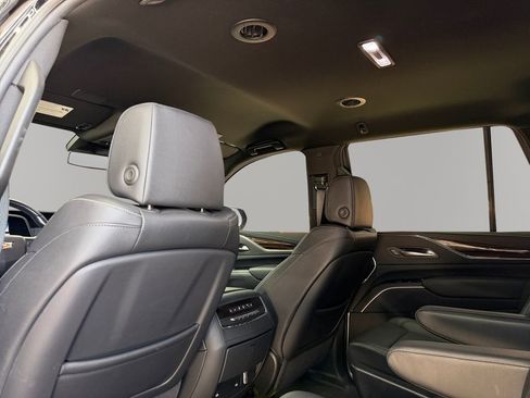 Used 2024 Cadillac Escalade Luxury AWD/4WD image 29