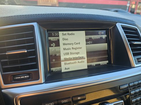 Used 2013 Mercedes-Benz GL 450 4MATIC w/ Premium 2 Pkg image 42