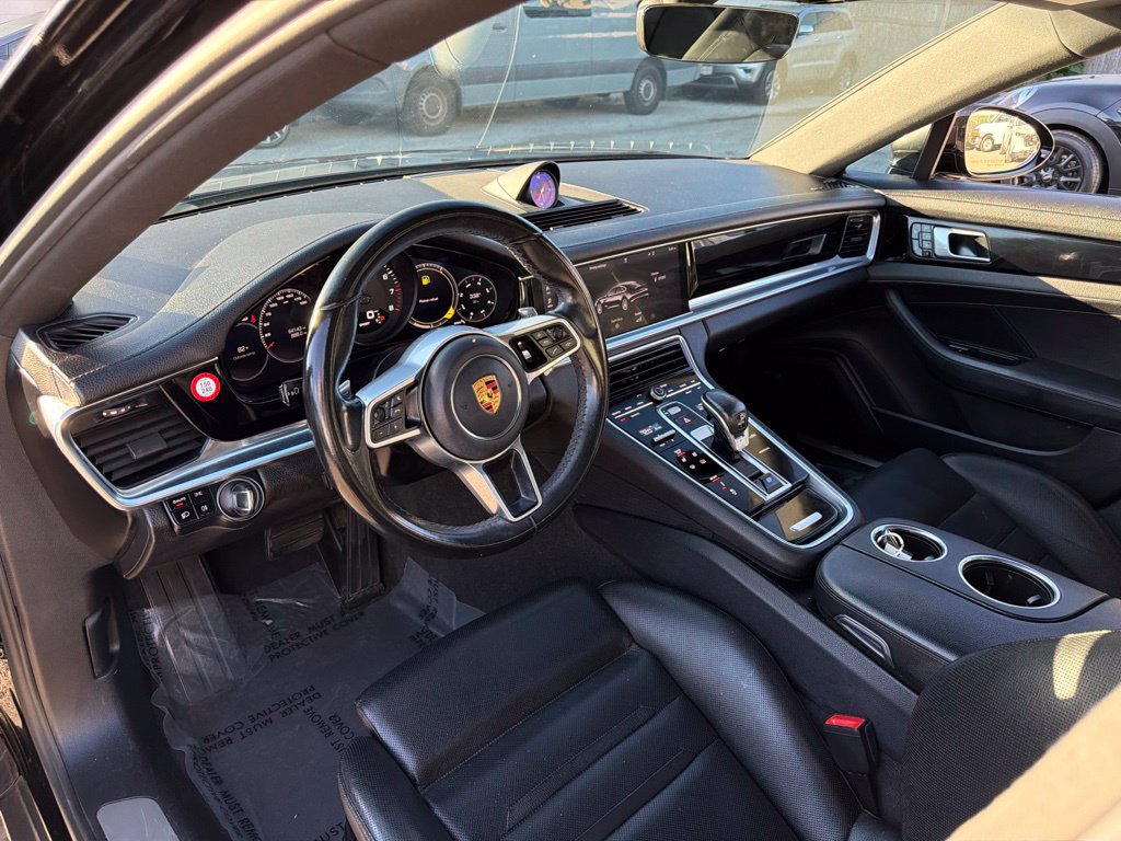 Used 2018 Porsche Panamera RWD image 29