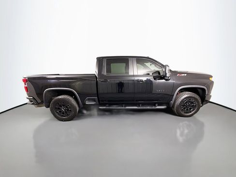 Used 2022 Chevrolet Silverado 2500 LTZ w/ LTZ Plus Package image 8
