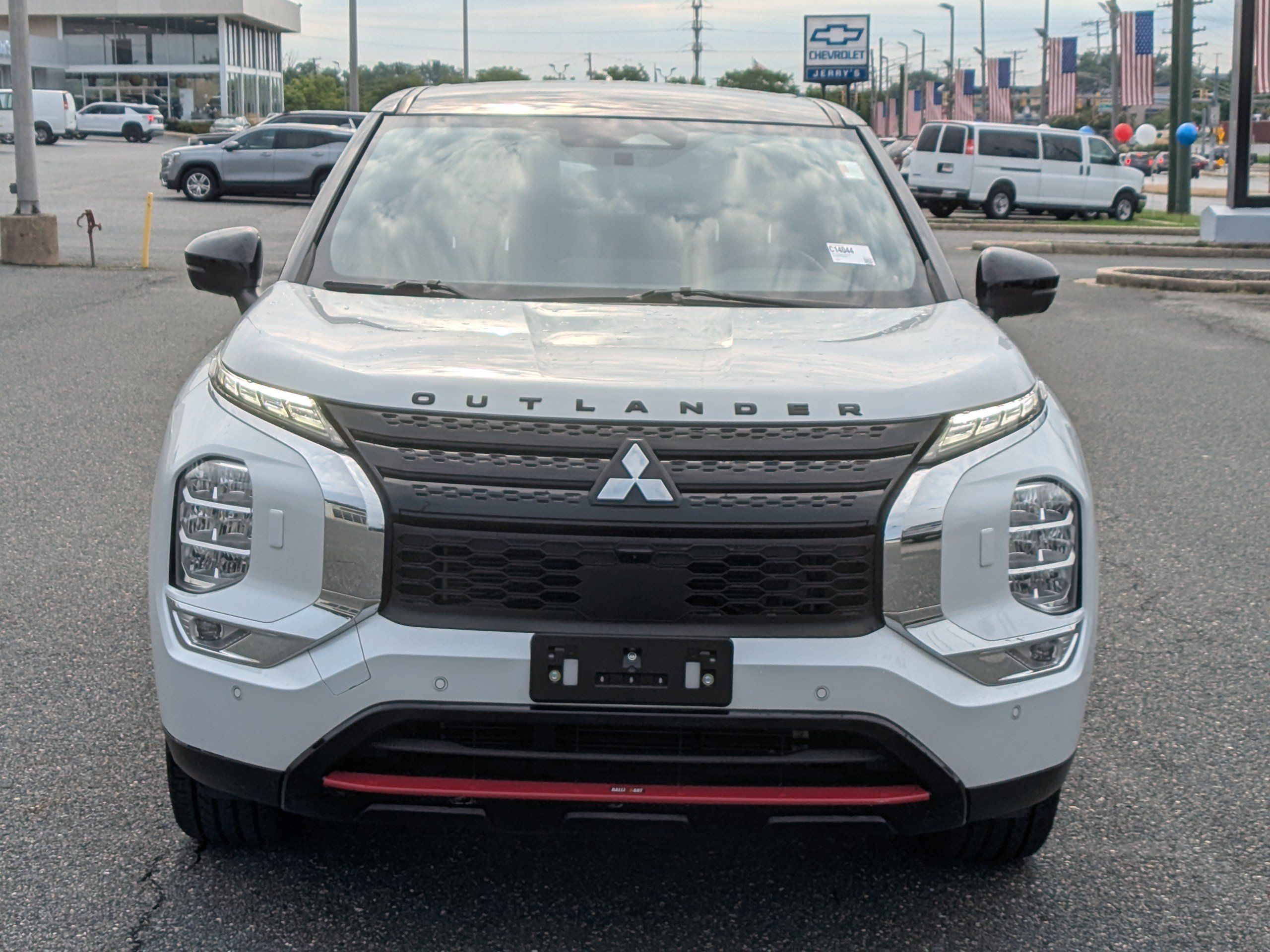 Used 2023 Mitsubishi Outlander SE AWD/4WD image 2