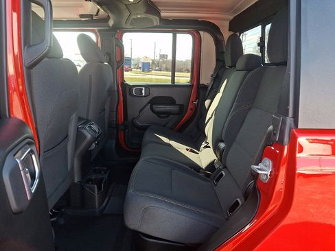 Certified 2024 Jeep Gladiator Willys image 11