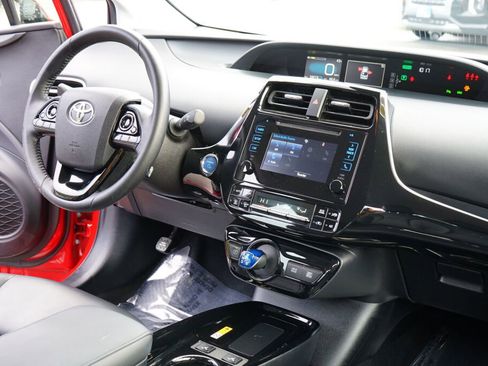 Used 2019 Toyota Prius XLE image 16