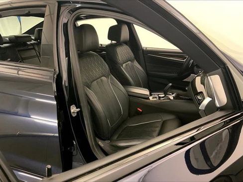 Used 2019 BMW 540i xDrive w/ M Sport Package image 6