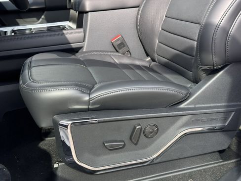 New 2025 Ford F250 Platinum image 20