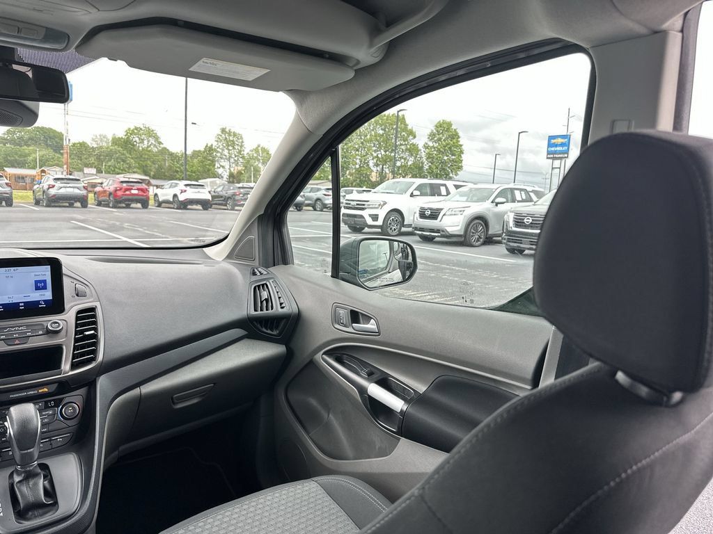 Used 2023 Ford Transit Connect XLT FWD image 11