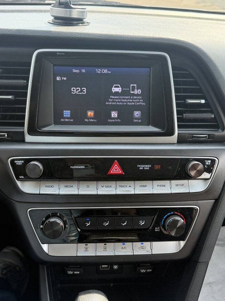 Used 2019 Hyundai Sonata SE FWD image 14