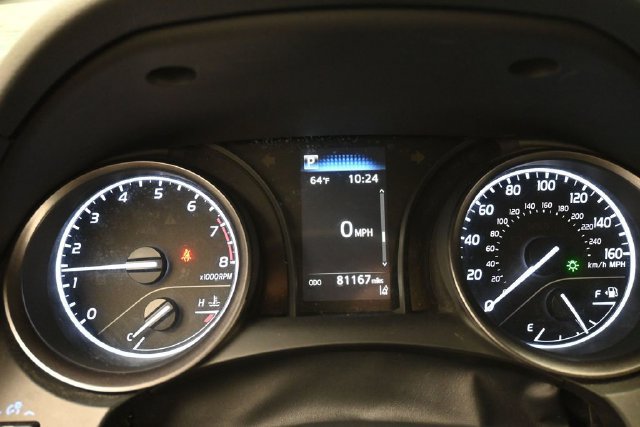 Used 2022 Toyota Camry SE FWD image 9