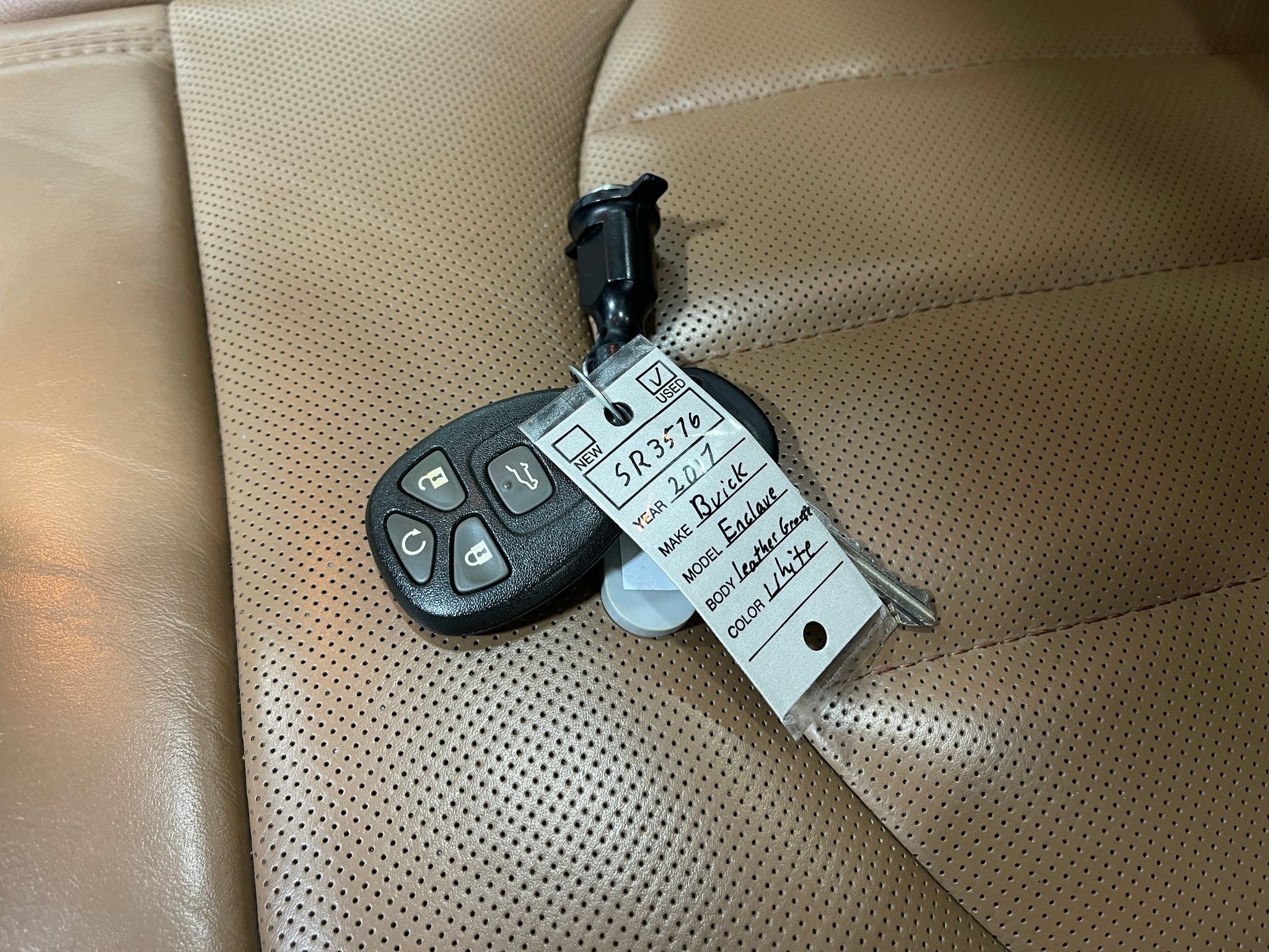 Used 2017 Buick Enclave Leather w/ Enclave Tuscan Edition FWD image 38