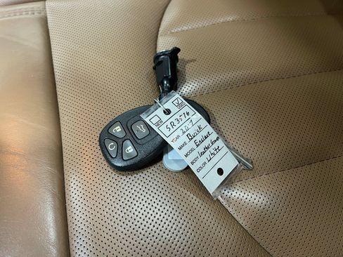 Used 2017 Buick Enclave Leather w/ Enclave Tuscan Edition FWD image 38