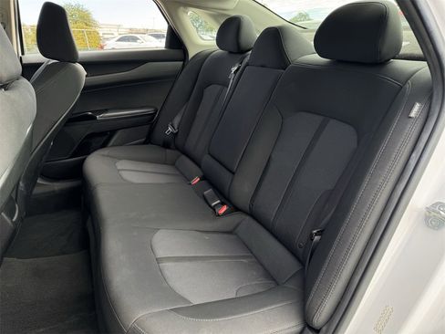 Used 2023 Kia K5 LXS image 28