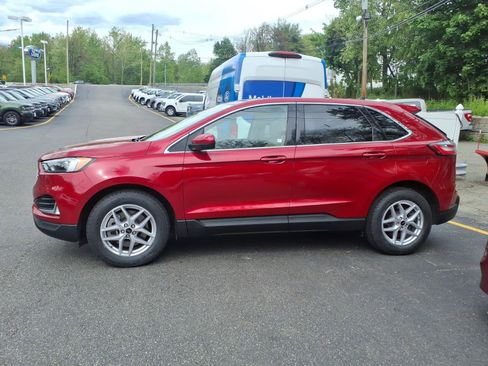 Certified 2024 Ford Edge SEL w/ Convenience Package AWD/4WD image 5