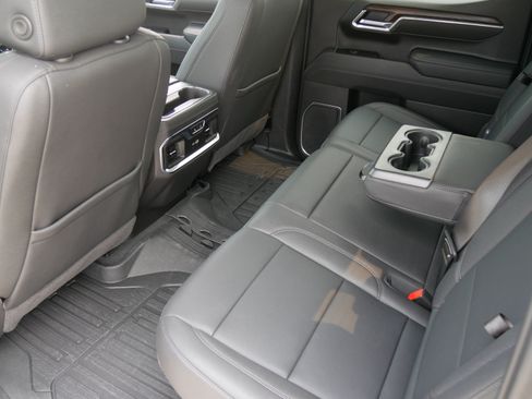 Used 2025 GMC Sierra 1500 SLT AWD/4WD image 12