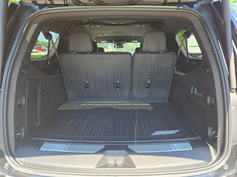 Used 2025 Chevrolet Suburban Premier image 18