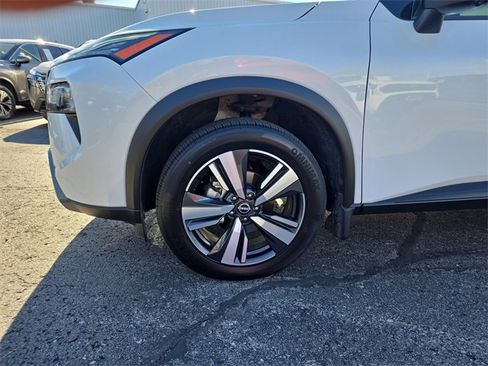 Certified 2025 Nissan Rogue SL w/ SL Premium Package image 37