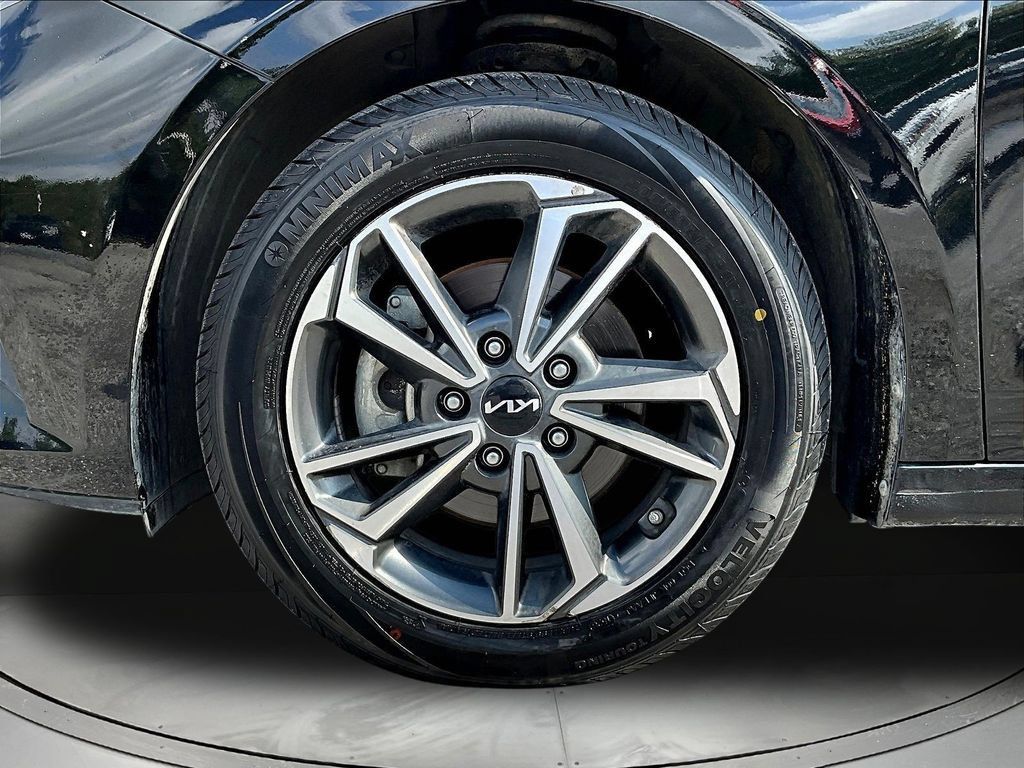 Used 2023 Kia Forte LXS w/ LXS Technology Package FWD image 34