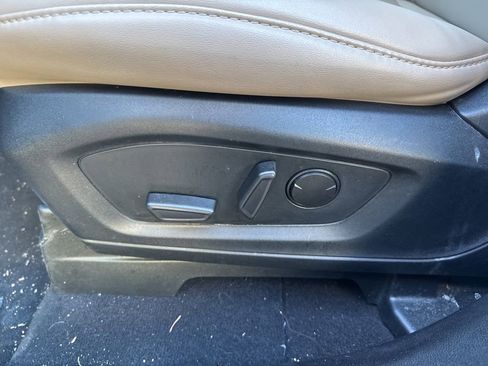 Used 2024 Ford Explorer XLT w/ Equipment Group 202A image 8