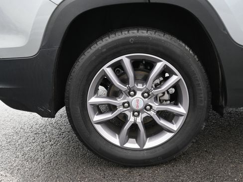 Used 2023 GMC Terrain SLT image 9