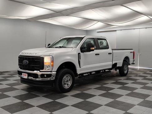 Certified 2023 Ford F250 XL w/ Snow Plow/Camper Package AWD/4WD image 5