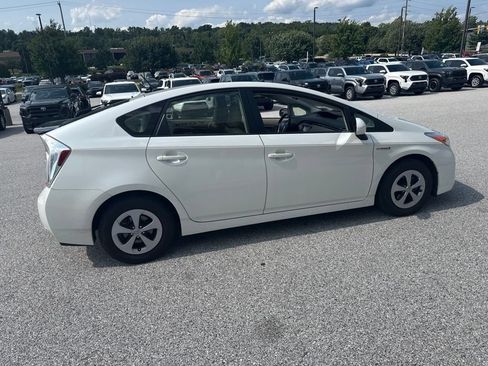 Used 2014 Toyota Prius Four FWD image 3