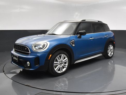 Used 2024 MINI Cooper Countryman S FWD image 2
