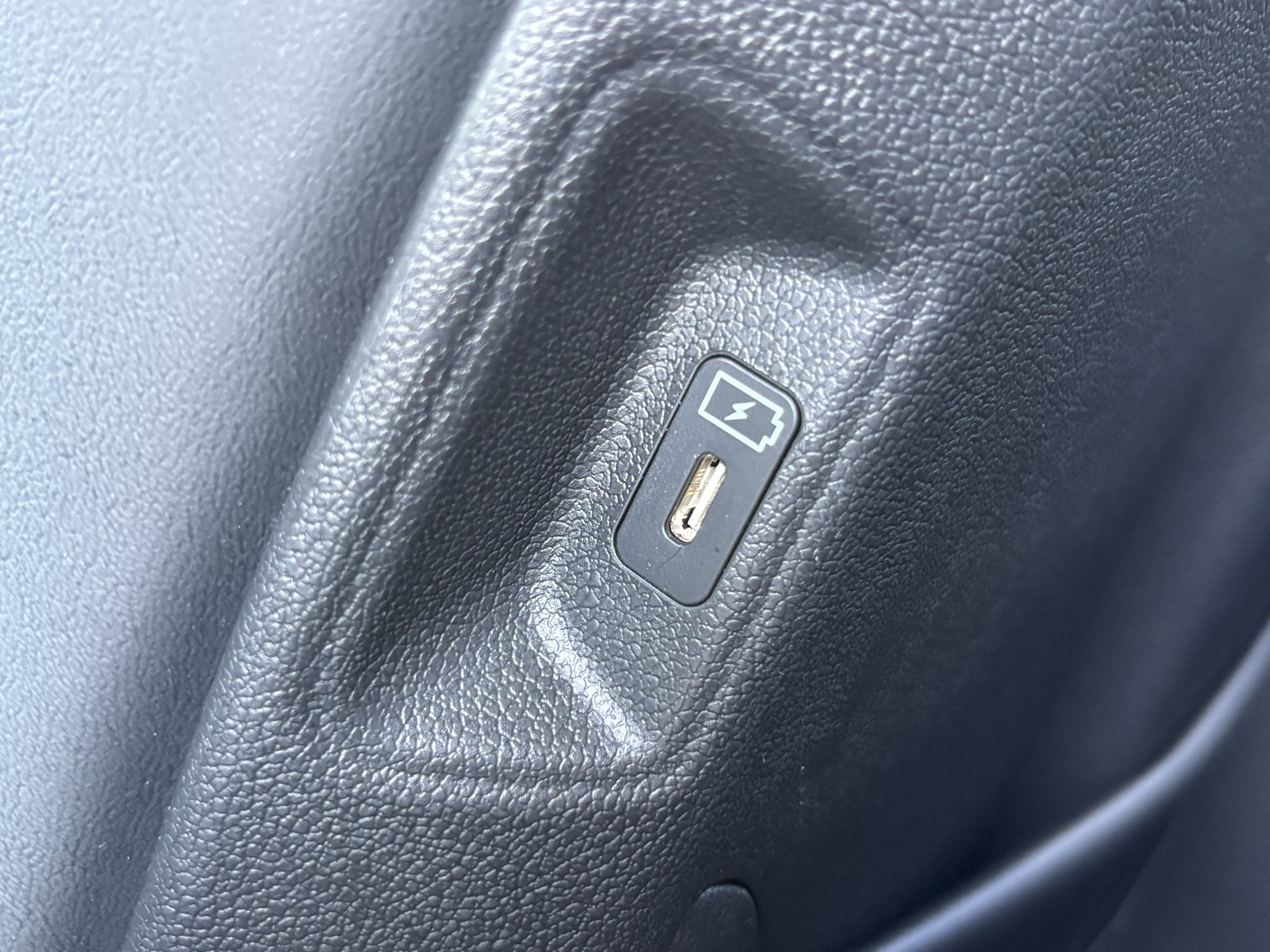 Used 2025 Kia Sorento EX w/ EX Panoramic Sunroof Package FWD image 29