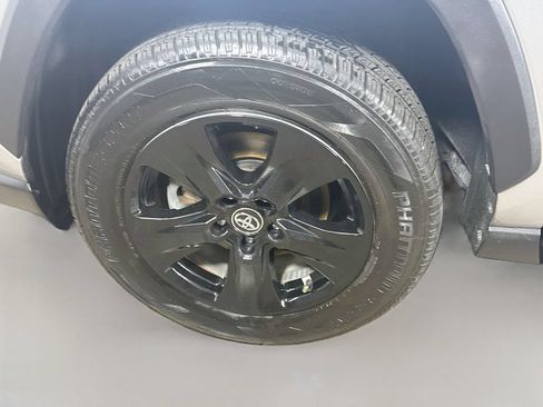 Used 2020 Toyota RAV4 XLE FWD image 28