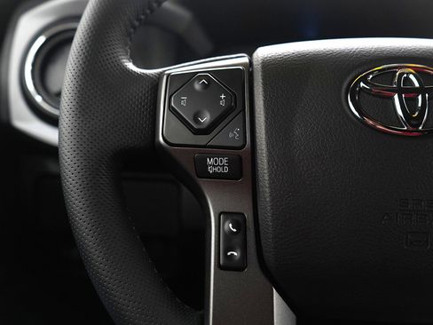 Used 2022 Toyota Tacoma TRD Sport image 22