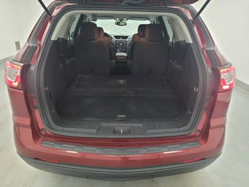 Used 2017 Chevrolet Traverse LT w/ Style and Technology Package FWD image 29
