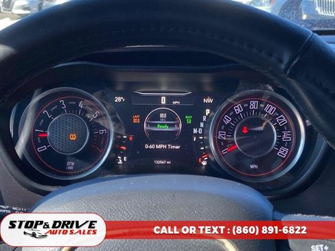 Used 2015 Dodge Challenger SXT image 14