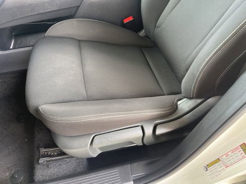 Used 2024 Nissan Rogue S FWD image 7