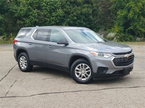 Used 2021 Chevrolet Traverse LS image 36