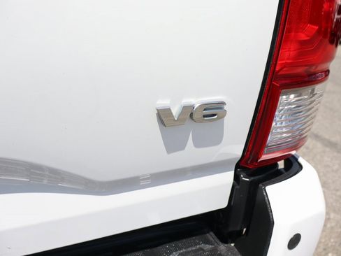 Used 2016 Toyota Tacoma TRD Sport image 47