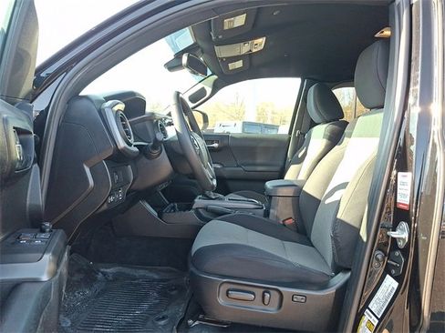 Used 2021 Toyota Tacoma TRD Sport image 14