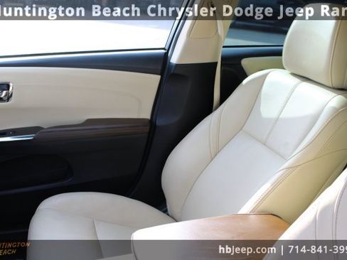 Used 2016 Toyota Avalon XLE Premium image 31