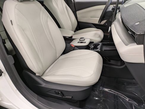 Used 2022 Ford Mustang Mach-E Premium w/ Ice White Appearance Package image 28