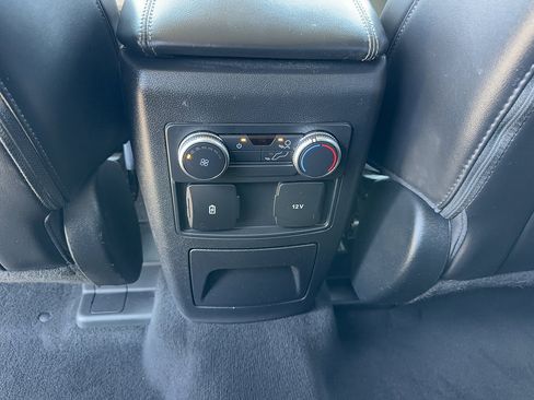 Certified 2022 Ford Explorer XLT w/ Equipment Group 202A RWD image 32