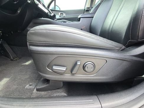 Used 2024 Kia Sorento EX w/ Panoramic Sunroof Package FWD image 25