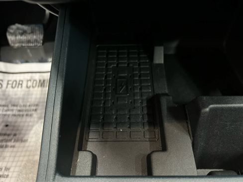 New 2025 Ford Maverick Lariat w/ Black Appearance Package image 18