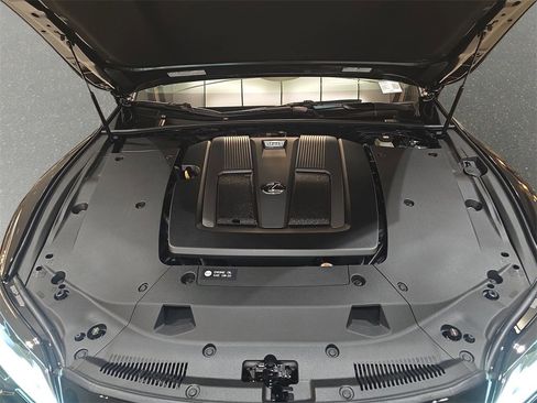 New 2026 Lexus LS 500 AWD image 31