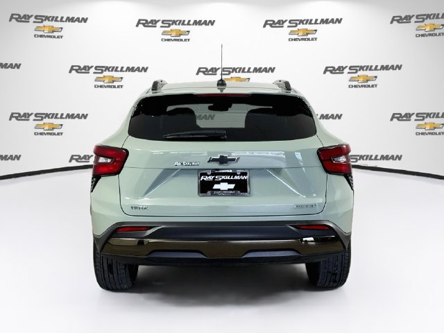 Used 2025 Chevrolet Trax ACTIV FWD image 6