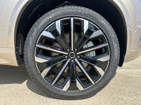 New 2026 Volvo XC90 B6 Plus image 9