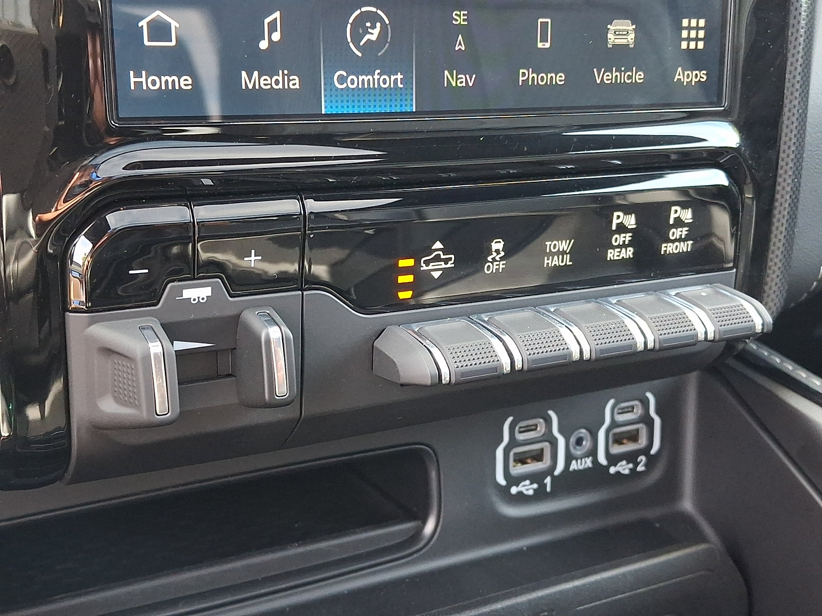 Used 2024 RAM 1500 Limited AWD/4WD image 24