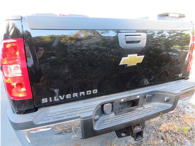 Used 2011 Chevrolet Silverado 2500 LT w/ Interior Plus Package AWD/4WD image 13