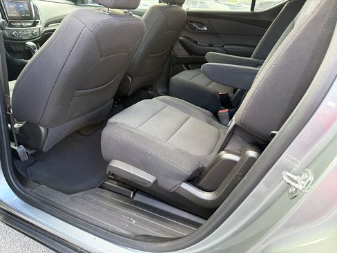 Used 2023 Chevrolet Traverse LT FWD image 21